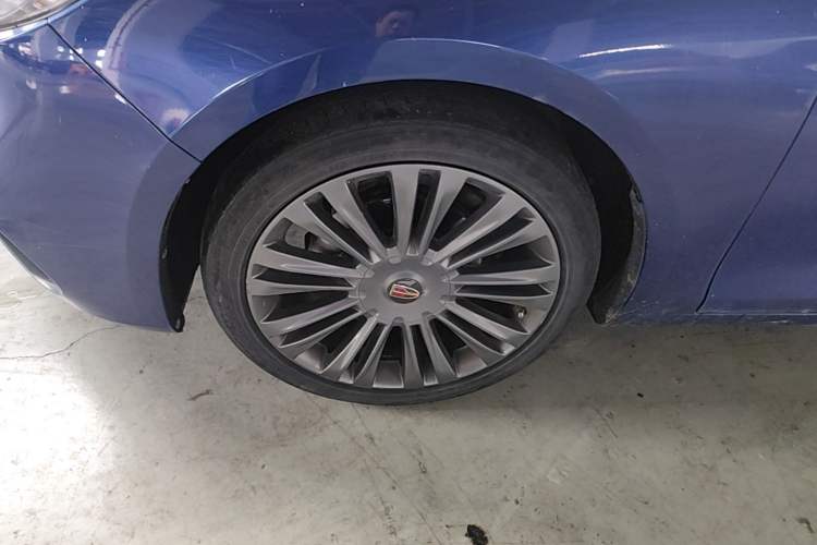 Used Hongqi H5 2020 1.5T DCT Flagship Edition Left Front Wheel Hub