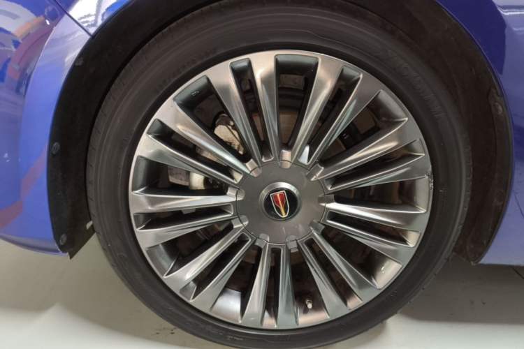 Used Hongqi H5 2020 1.8T Automatic Smart Connect Flagship Edition Left Front Wheel Hub