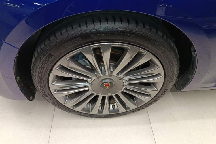 Used Hongqi H5 2020 1.8T Automatic ZhiLian QiYun Edition Left Front Wheel Hub
