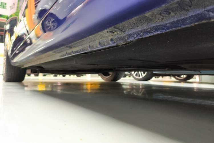 Used Hongqi H5 2020 1.8T Automatic Smart Connect Flagship Edition Left Side Sill