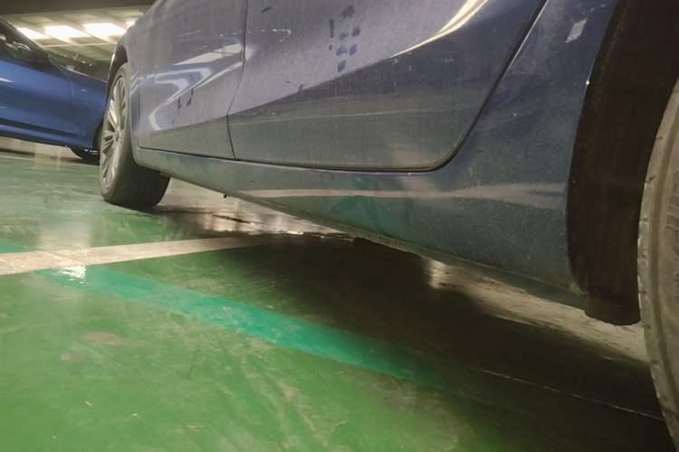 Used Hongqi H5 2020 1.5T DCT Flagship Edition Left Side Sill