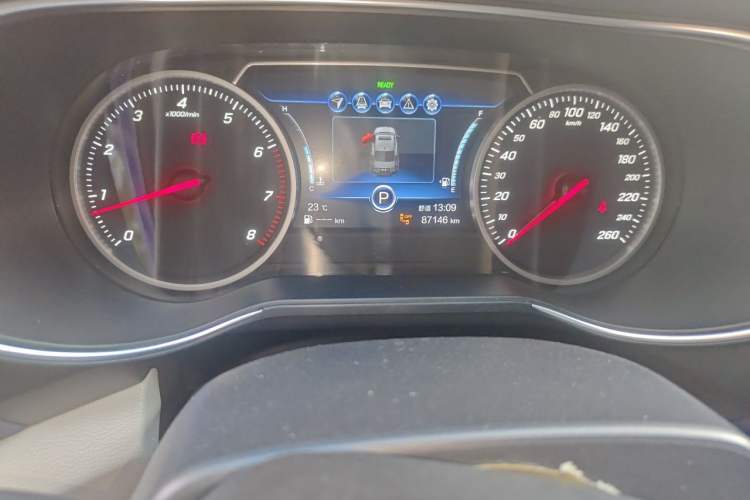 Used Hongqi H5 2020 1.8T Automatic Smart Connect Flagship Edition Odometer Close Up