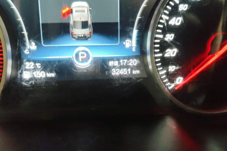 Used Hongqi H5 2020 1.8T Automatic Smart Connect Flagship Edition Odometer Close Up