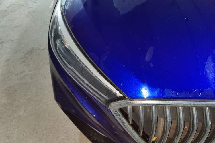 Used Hongqi H5 2020 1.8T Automatic ZhiLian QiYun Edition Right Front Headlight