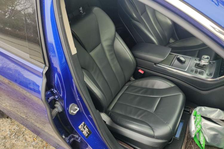 Used Hongqi H5 2020 1.5T DCT Flagship Edition Right Front Seat