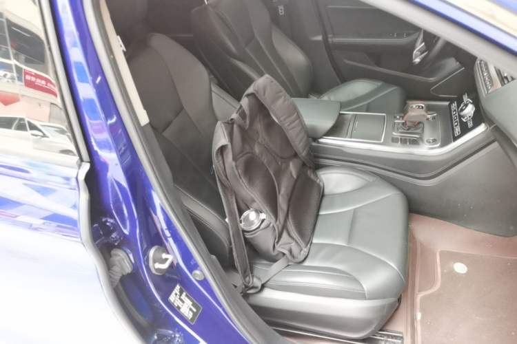 Used Hongqi H5 2020 1.8T Automatic ZhiLian QiYun Edition Right Front Seat