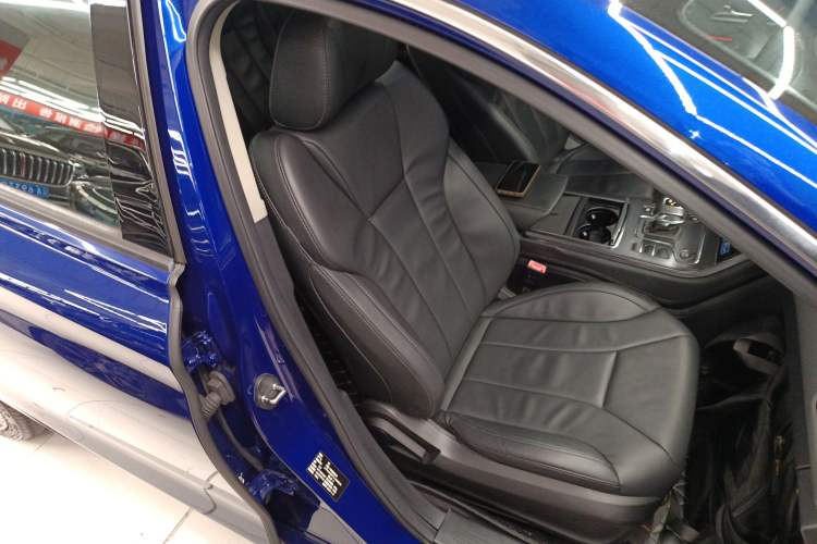 Used Hongqi H5 2020 1.8T Automatic ZhiLian QiYun Edition Right Front Seat
