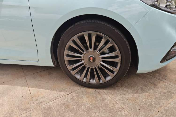 Used Hongqi H5 2020 1.8T Automatic ZhiLian QiYun Edition Right Front Wheel Hub