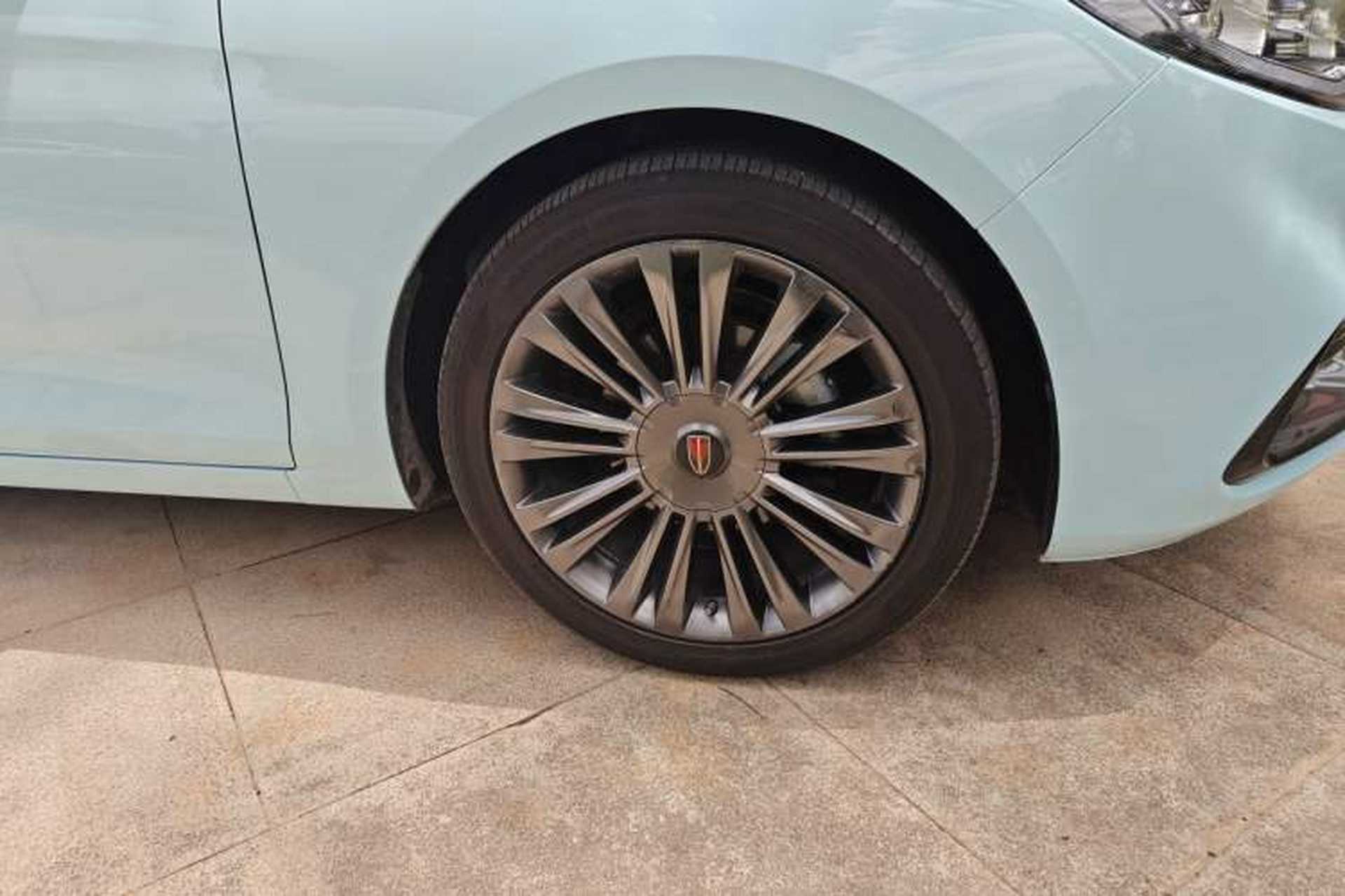 Used Hongqi H5 2020 1.8T Automatic ZhiLian QiYun Edition Right Front Wheel Hub