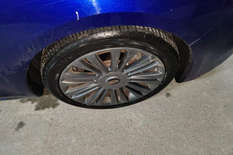 Used Hongqi H5 2020 1.8T Automatic ZhiLian QiYun Edition Right Front Wheel Hub