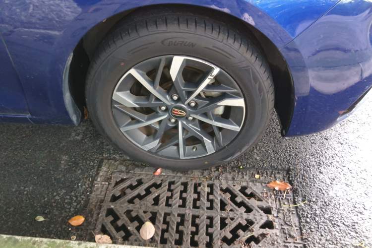 Used Hongqi H5 2020 1.5T DCT Flagship Edition Right Front Wheel Hub