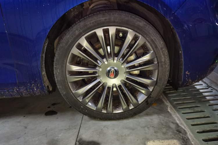 Used Hongqi H5 2020 1.5T DCT Flagship Edition Right Front Wheel Hub
