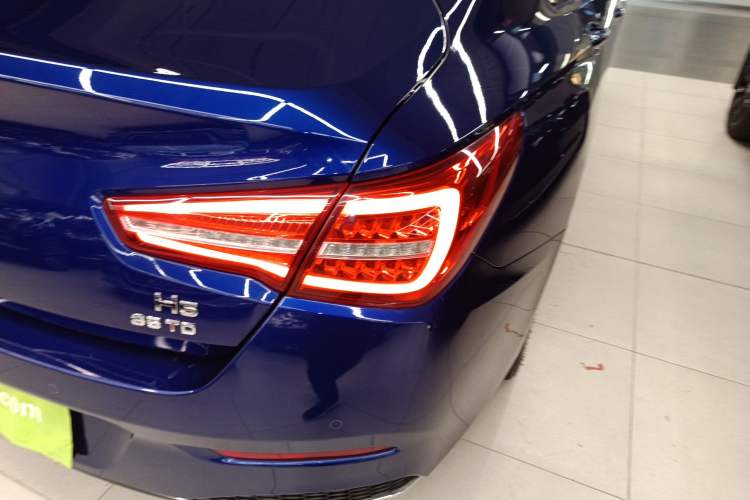 Used Hongqi H5 2020 1.8T Automatic ZhiLian QiYun Edition Right Rear Taillight
