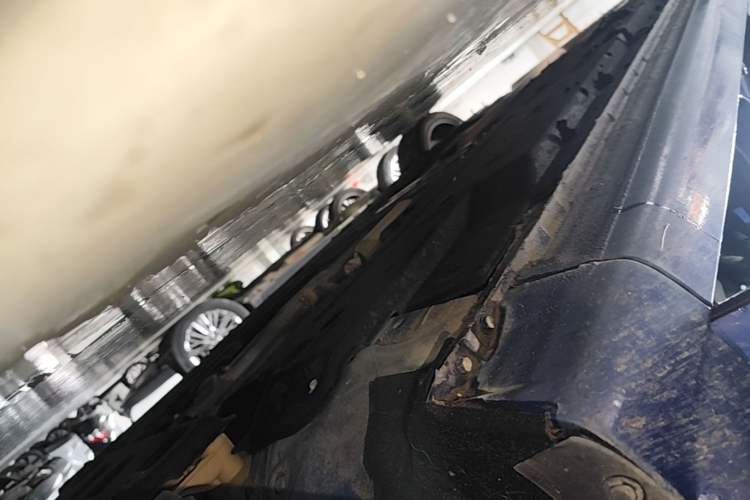 Used Hongqi H5 2020 1.5T DCT Flagship Edition Right Side Sill