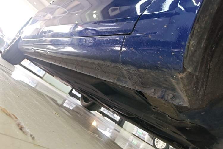 Used Hongqi H5 2020 1.5T DCT Flagship Edition Right Side Sill