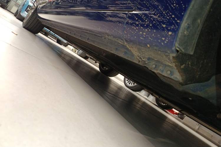 Used Hongqi H5 2020 1.8T Automatic ZhiLian QiYun Edition Right Side Sill