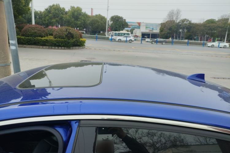 Used Hongqi H5 2020 1.5T DCT Flagship Edition Roof