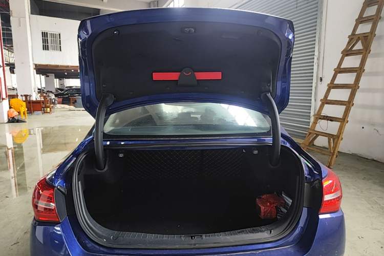 Used Hongqi H5 2020 1.5T DCT Flagship Edition Trunk