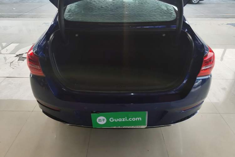 Used Hongqi H5 2020 1.8T Automatic Smart Connect Flagship Edition Trunk