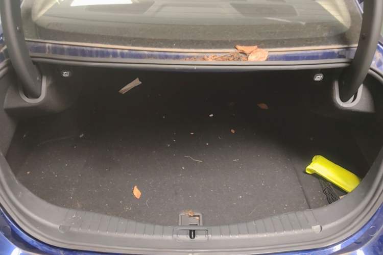 Used Hongqi H5 2020 1.5T DCT Flagship Edition Trunk