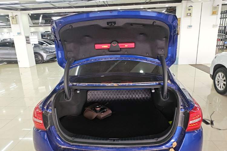 Used Hongqi H5 2020 1.5T DCT Flagship Edition Trunk