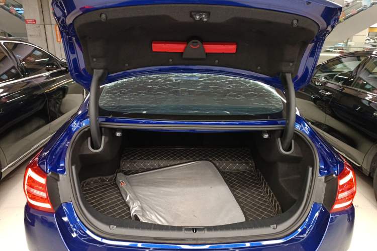 Used Hongqi H5 2020 1.8T Automatic ZhiLian QiYun Edition Trunk