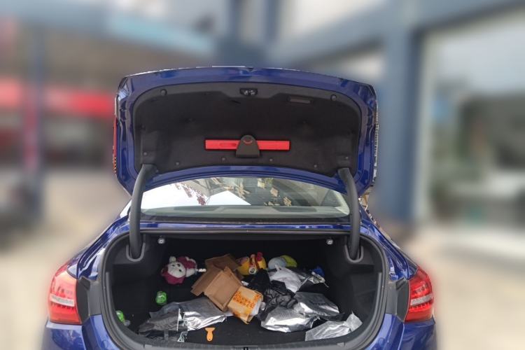 Used Hongqi H5 2020 1.8T Automatic Smart Connect Flagship Edition Trunk