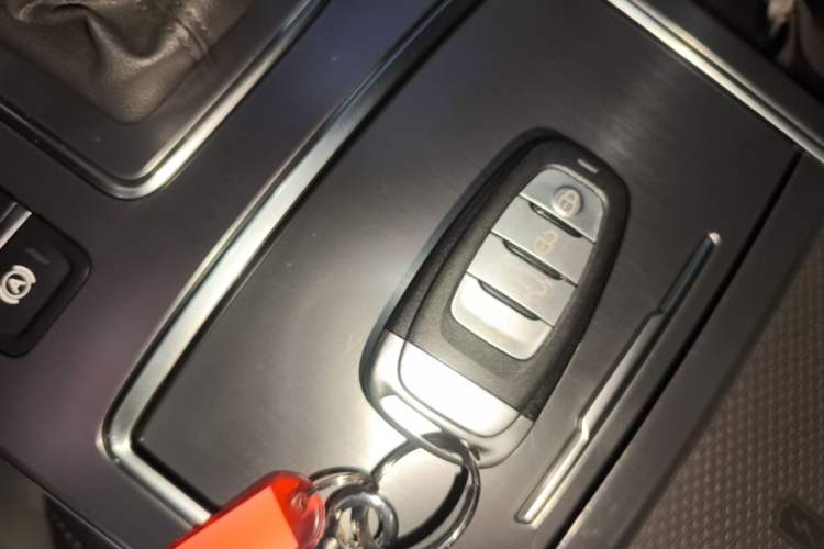 Used Hongqi H5 2020 1.8T Automatic Smart Connect Flagship Edition Vehicle Key