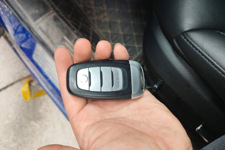 Used Hongqi H5 2020 1.8T Automatic Smart Connect Flagship Edition Vehicle Key