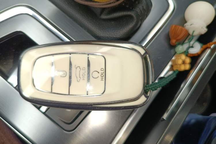 Used Hongqi H5 2020 1.8T Automatic Smart Connect Flagship Edition Vehicle Key