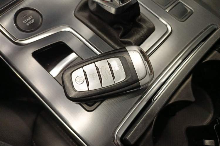 Used Hongqi H5 2020 1.8T Automatic ZhiLian QiYun Edition Vehicle Key