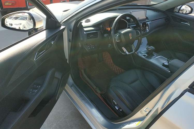 Used Hongqi H5 2020 1.8T Automatic Smart Connect Flagship Edition Driver Seat