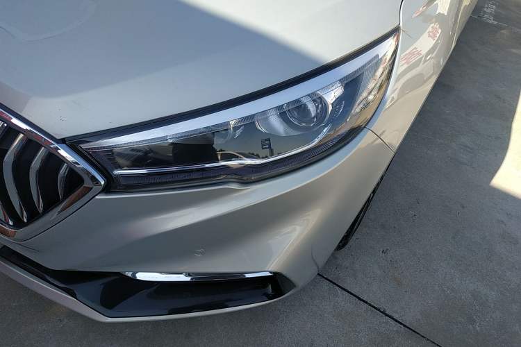 Used Hongqi H5 2020 1.8T Automatic Smart Connect Flagship Edition Left Front Headlight