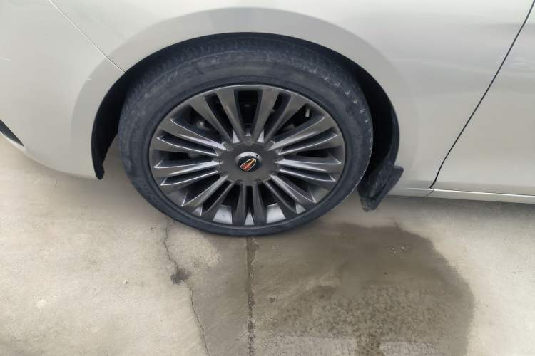 Used Hongqi H5 2020 1.8T Automatic ZhiLian QiYun Edition Left Front Wheel Hub