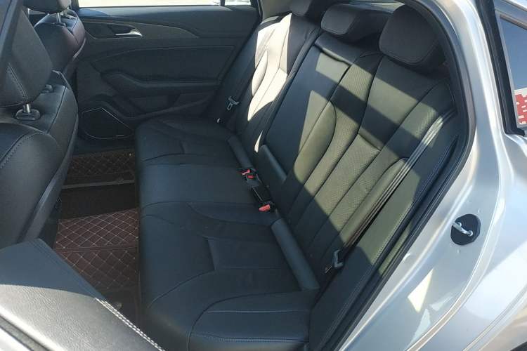 Used Hongqi H5 2020 1.8T Automatic Smart Connect Flagship Edition Left Rear Seat