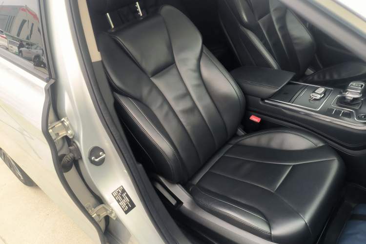 Used Hongqi H5 2020 1.8T Automatic ZhiLian QiYun Edition Right Front Seat