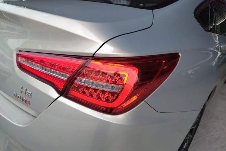 Used Hongqi H5 2020 1.5T DCT Flagship Edition Right Rear Taillight