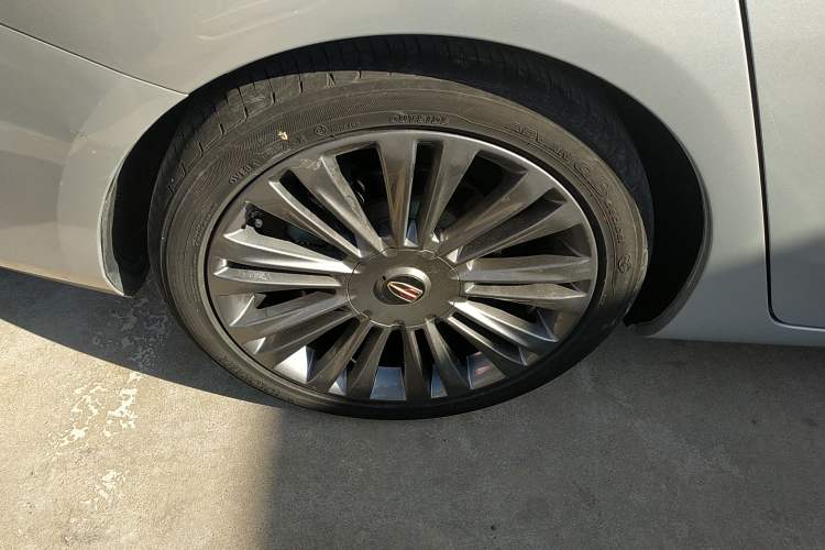 Used Hongqi H5 2020 1.8T Automatic Smart Connect Flagship Edition Right Rear Wheel Hub