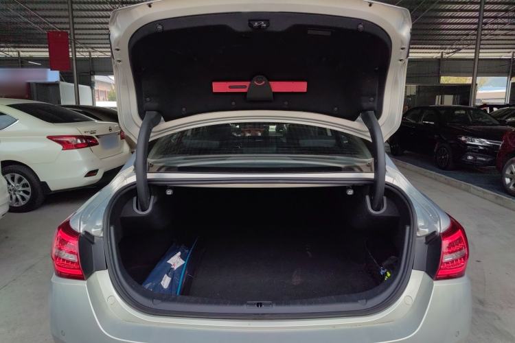 Used Hongqi H5 2020 1.5T DCT Flagship Edition Trunk
