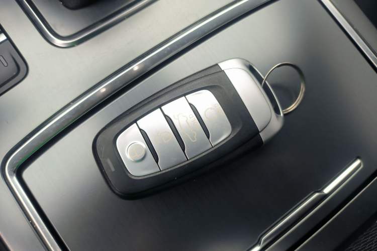 Used Hongqi H5 2020 1.8T Automatic ZhiLian QiYun Edition Vehicle Key