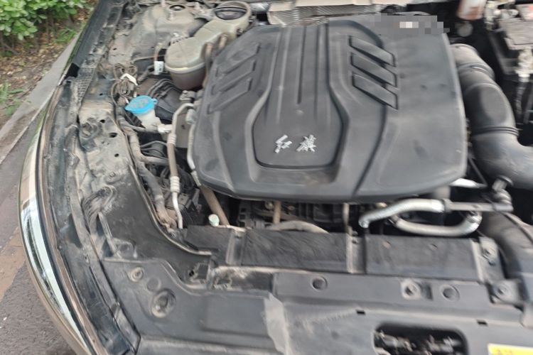 Used Hongqi H5 2020 1.5T DCT Flagship Edition Engine Bay Right