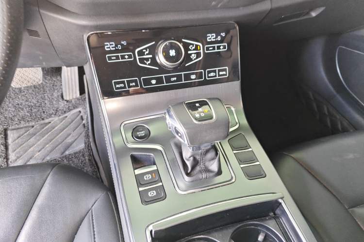 Used Hongqi H5 2020 1.8T Automatic ZhiLian QiYun Edition Gear Lever