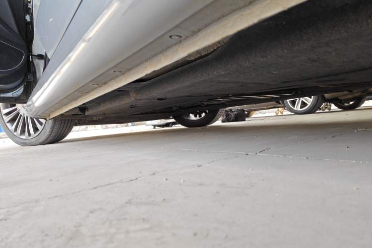 Used Hongqi H5 2020 1.8T Automatic ZhiLian QiYun Edition Left Side Sill