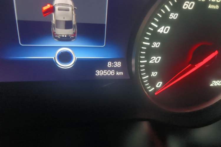 Used Hongqi H5 2020 1.5T DCT Flagship Edition Odometer Close Up
