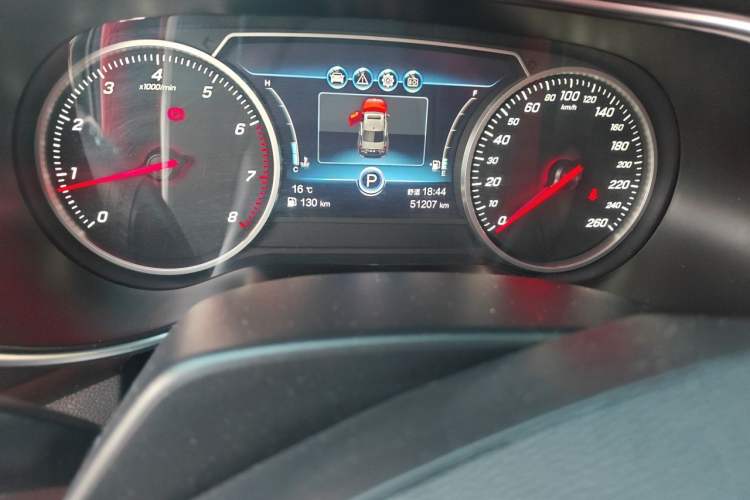 Used Hongqi H5 2020 1.5T DCT Flagship Edition Odometer Close Up