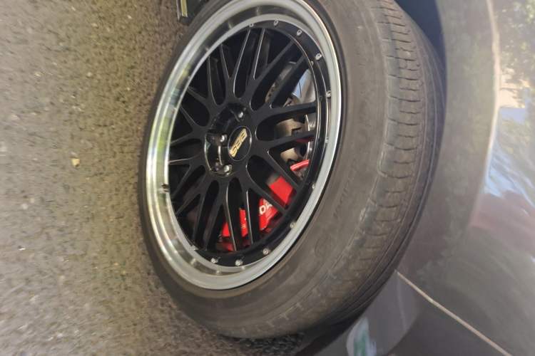 Used Hongqi H5 2020 1.5T DCT Flagship Edition Right Front Wheel Hub