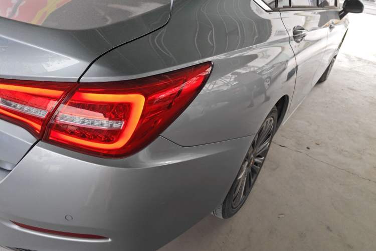 Used Hongqi H5 2020 1.8T Automatic ZhiLian QiYun Edition Right Rear Taillight