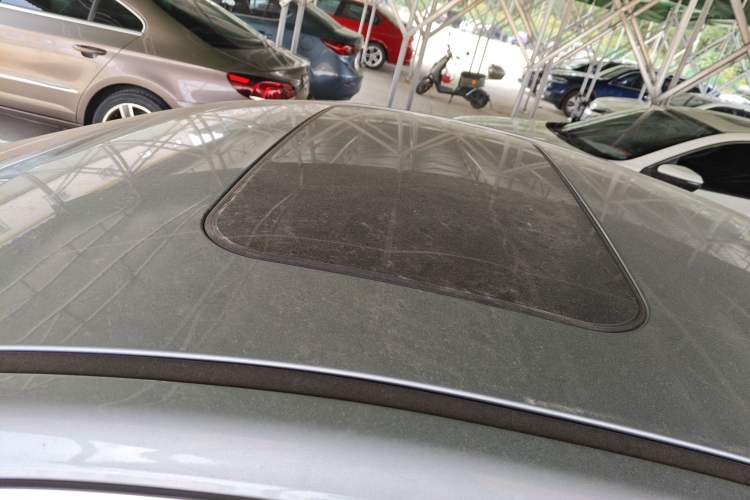 Used Hongqi H5 2020 1.8T Automatic ZhiLian QiYun Edition Roof