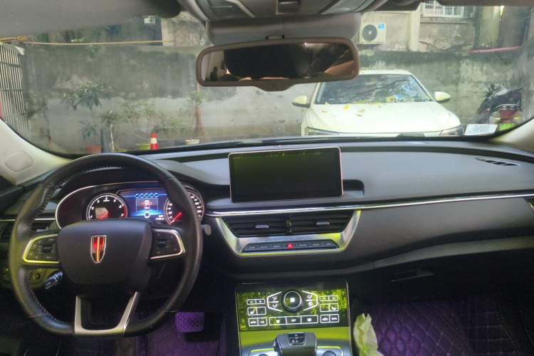 Used Hongqi H5 2020 1.8T Automatic Smart Connect Flagship Edition Center Console