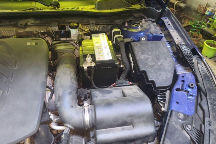 Used Hongqi H5 2020 1.8T Automatic Smart Connect Flagship Edition Engine Bay Left
